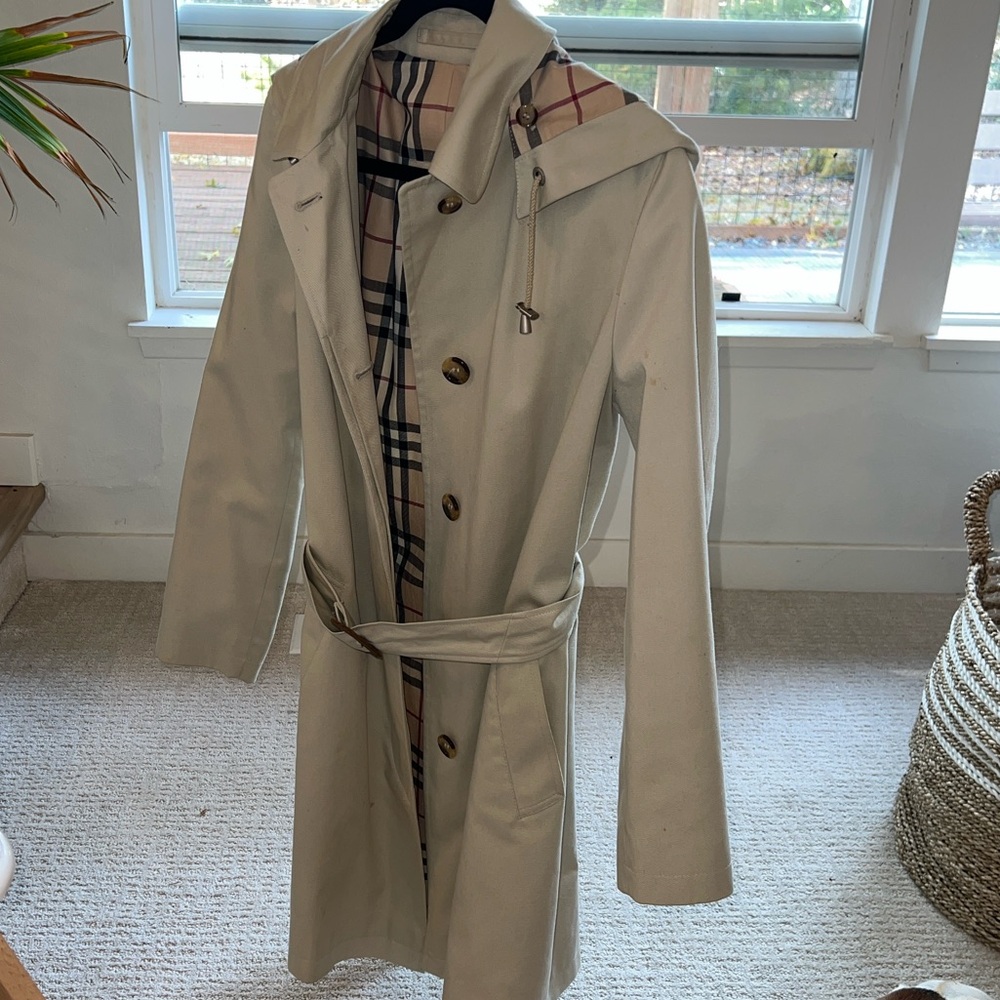 Burberry Beige Trench Coat with Check Lining